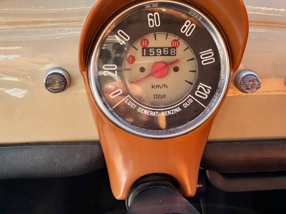 Image 17/39 of FIAT 500 F (1968)