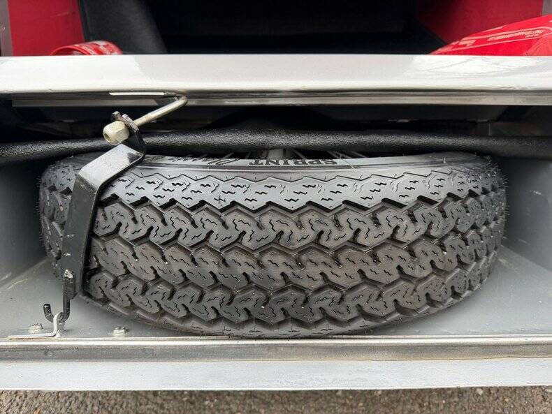 Image 47/50 of Jaguar XK 120 OTS (1953)