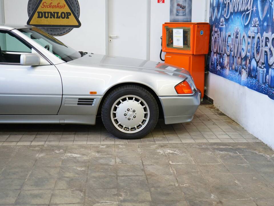 Image 41/42 of Mercedes-Benz 500 SL (1992)