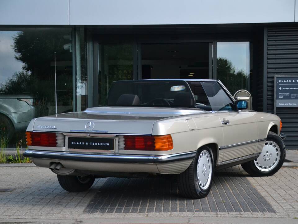 Image 6/79 de Mercedes-Benz 560 SL (1988)