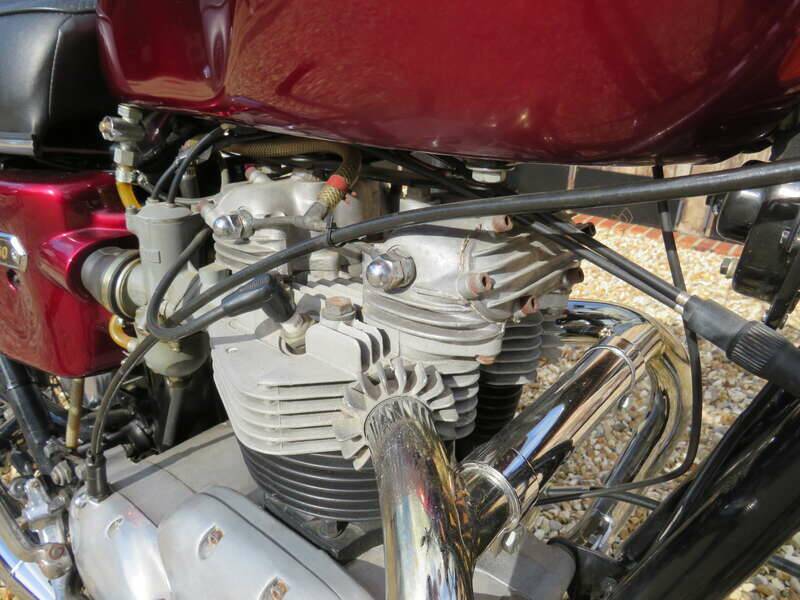 Image 22/44 of Triumph DUMMY (1976)