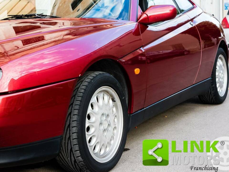 Immagine 5/10 di Alfa Romeo GTV 2.0 V6 Turbo (1996)