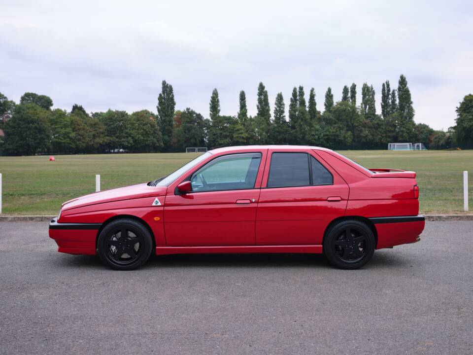Imagen 11/50 de Alfa Romeo 155 2.5 TD (1998)