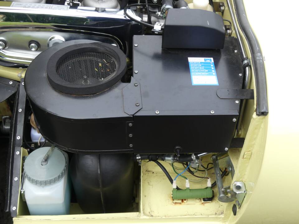 Image 57/74 de Jaguar Type E V12 (1973)