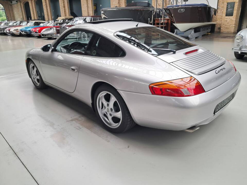 Image 9/33 de Porsche 911 Carrera (1996)