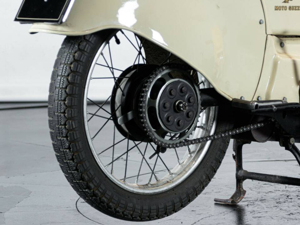 Image 25/50 of Moto Guzzi DUMMY (1951)