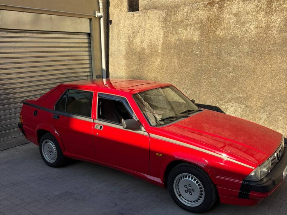 Bild 27/28 von Alfa Romeo 75 3.0 V6 America (1988)