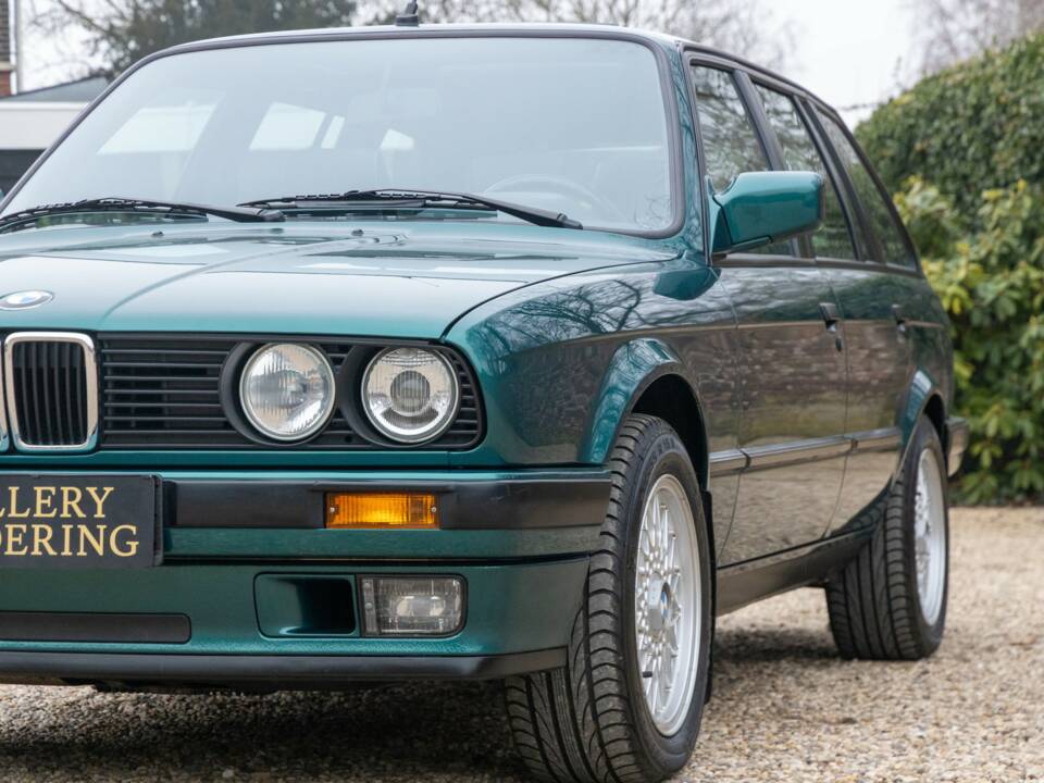 Bild 46/50 von BMW 316i Touring (1993)