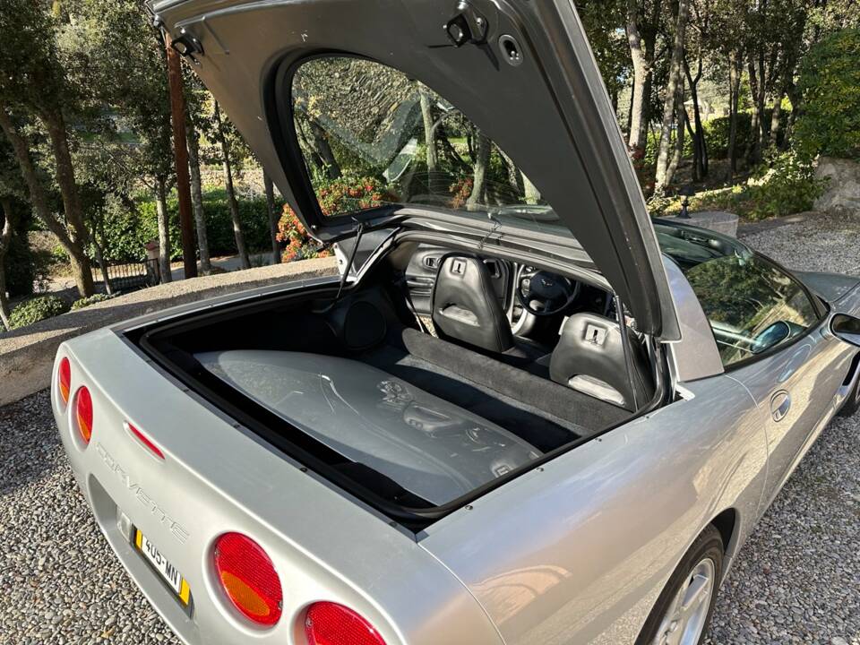 Image 19/191 of Chevrolet Corvette (1999)