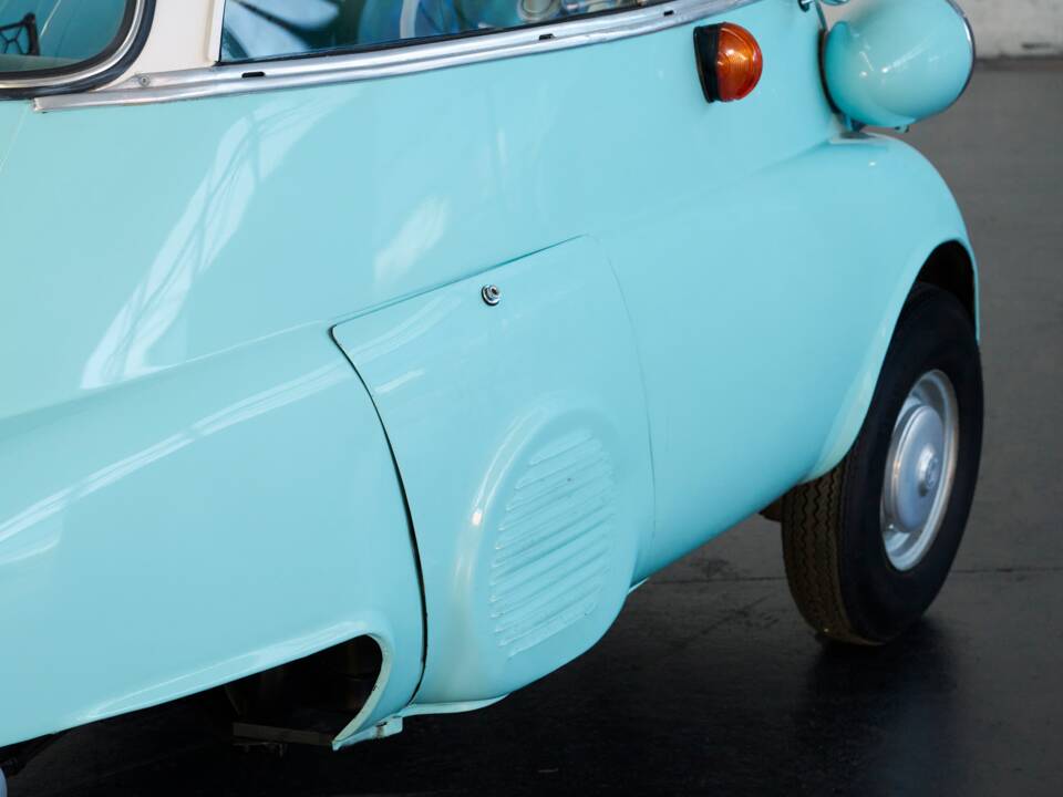 Image 26/29 of BMW Isetta 300 (1962)