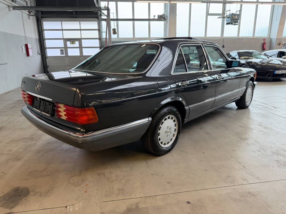 Bild 11/46 von Mercedes-Benz 300 SE (1990)