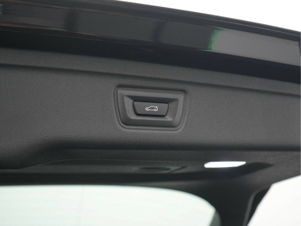 Image 50/50 of BMW 330i xDrive Touring (2025)