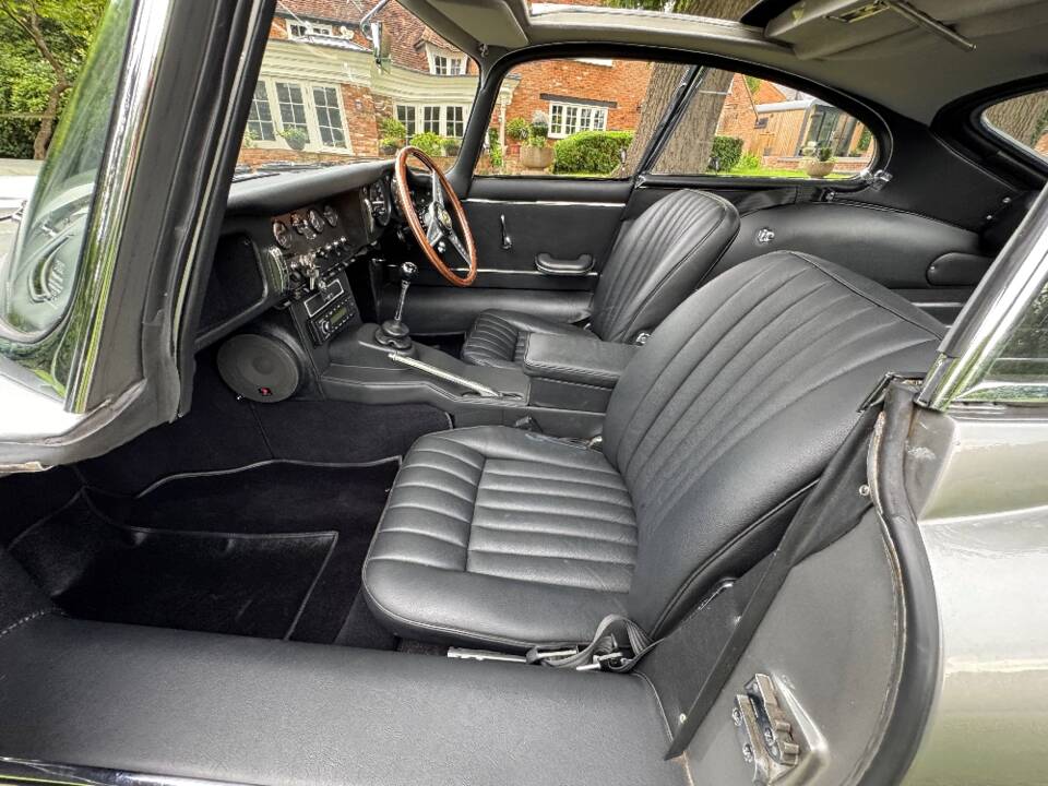 Image 25/30 de Jaguar Type E 4.2 (1965)