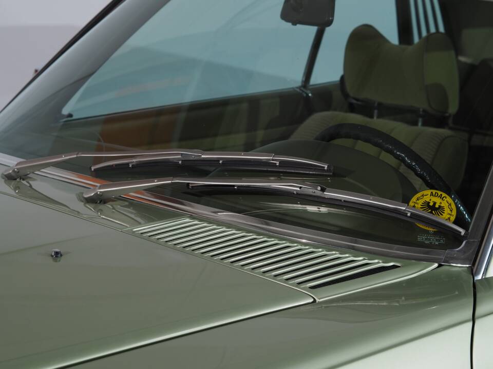 Image 10/66 of Mercedes-Benz 450 SLC (1977)