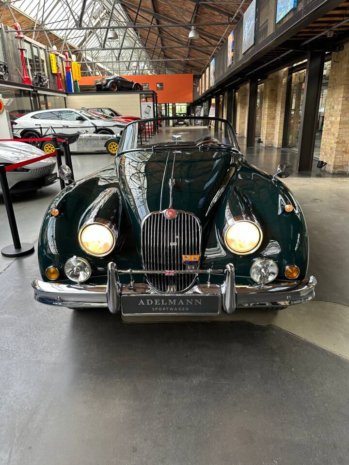 Image 3/19 de Jaguar XK 150 OTS (1958)