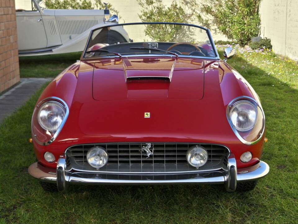 Bild 2/50 von Ferrari 250 GTE (1962)