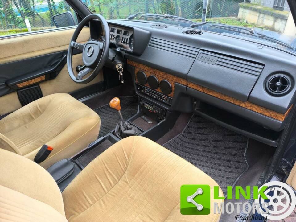 Bild 8/10 von Alfa Romeo Alfetta 2.0 L (1980)