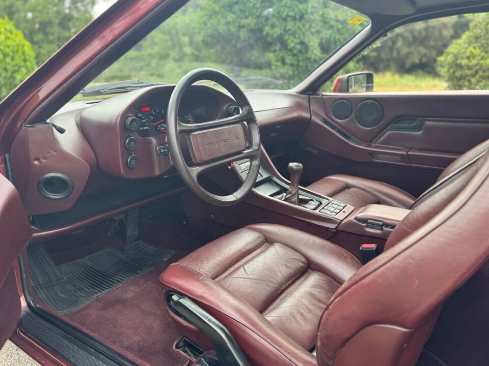 Image 12/32 of Porsche 928 S (1988)