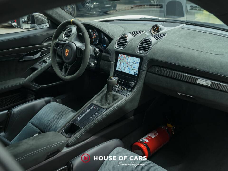 Image 18/25 de Porsche 718 Cayman GT4 RS Weissach (2022)