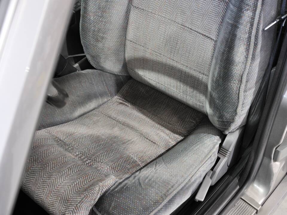 Bild 15/34 von Alfa Romeo 75 2.0 Twin Spark (1988)
