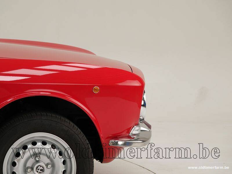 Immagine 11/15 di Alfa Romeo Giulia 1600 GT Junior (1974)