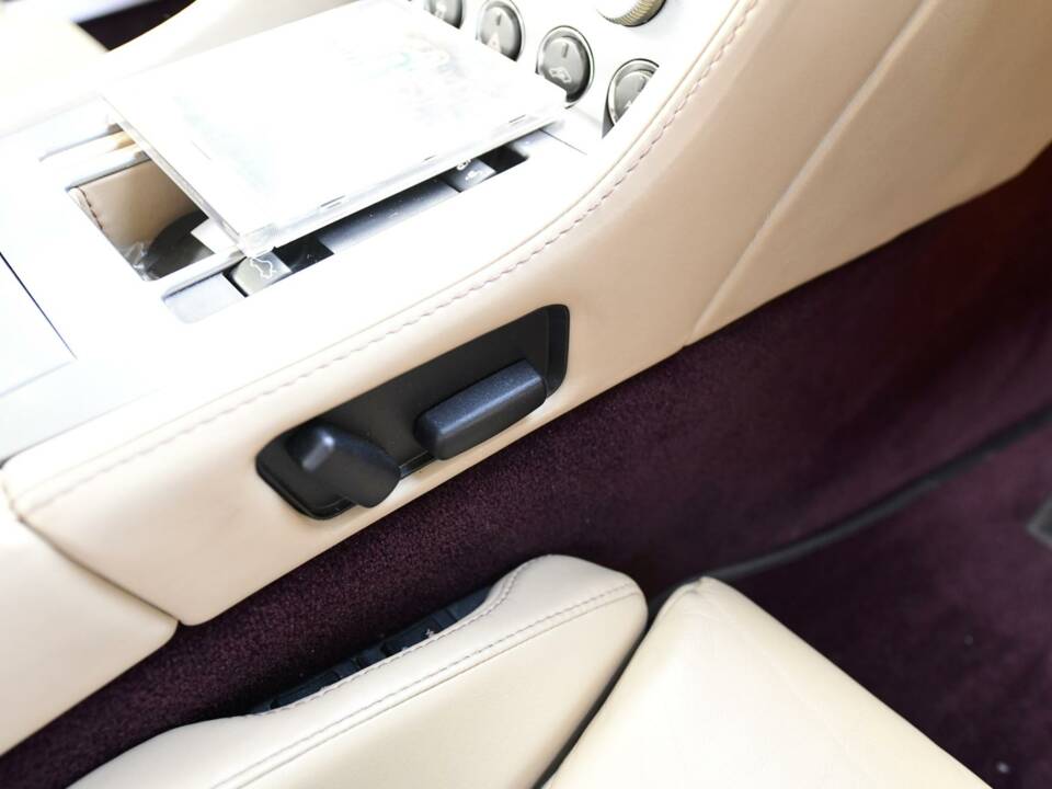 Bild 46/50 von Aston Martin DB 9 (2005)
