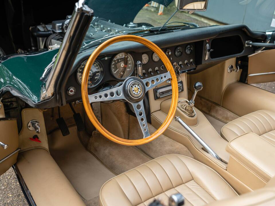 Imagen 12/19 de Jaguar E-Type 4.2 (1965)