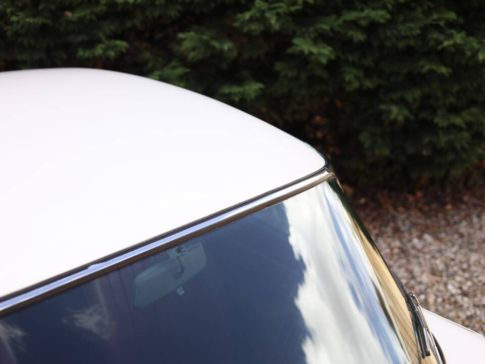 Image 31/50 de Jaguar Type E (2+2) (1970)