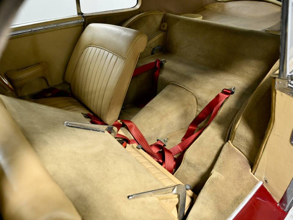 Image 26/50 de Aston Martin DB 2 Vantage (1953)