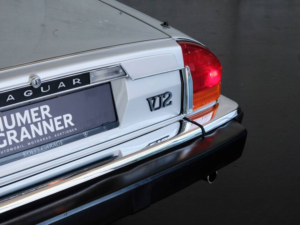 Image 42/47 of Jaguar XJ-SC 5.3 (1987)