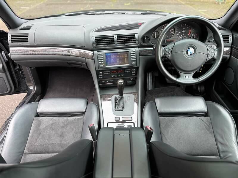 Image 2/50 de BMW 735i (2001)