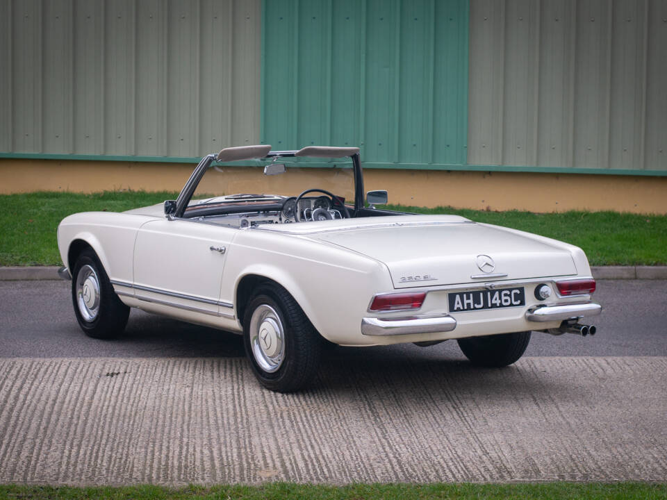 Image 5/29 of Mercedes-Benz 230 SL (1965)