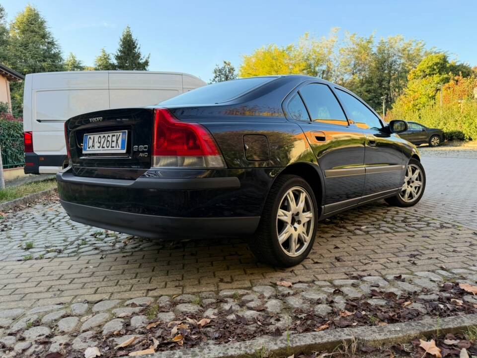 Imagen 3/4 de Volvo S60 2.4 (2002)