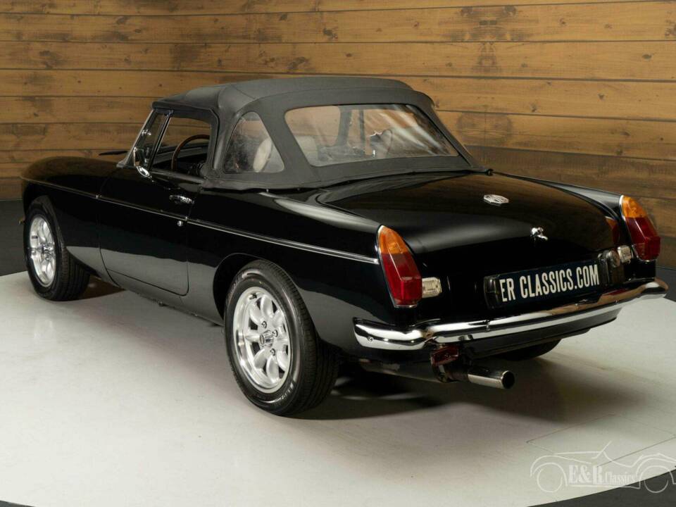 Image 9/19 of MG MGB (1980)