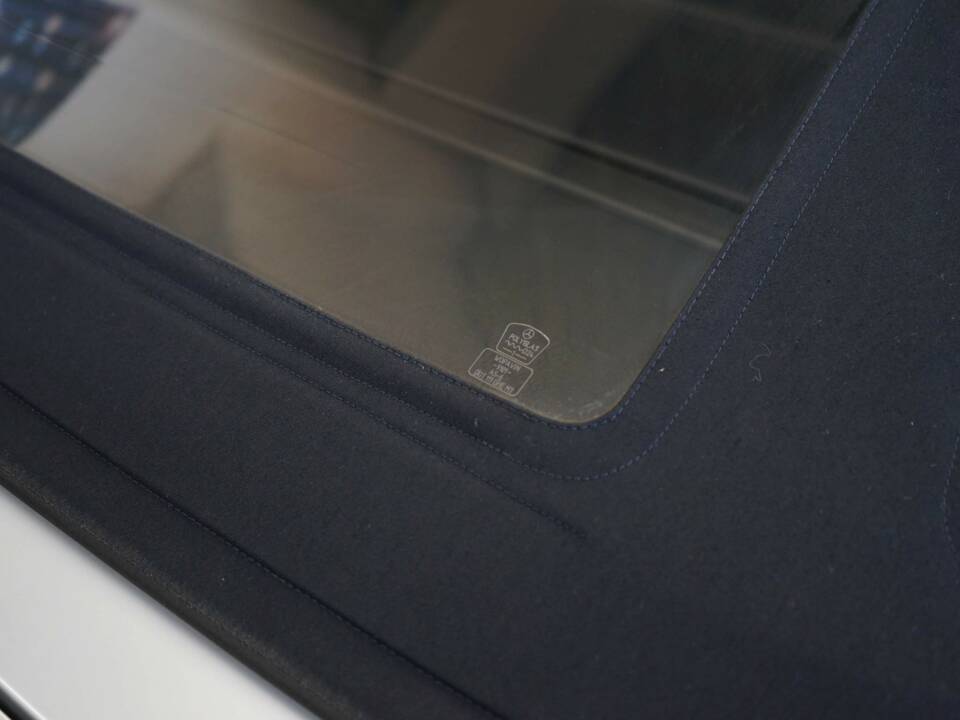 Image 19/42 of Mercedes-Benz 500 SL (1992)