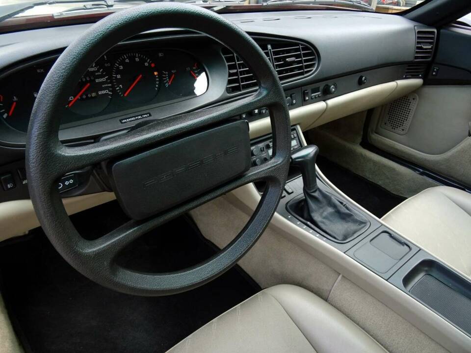 Bild 8/21 von Porsche 944 (1987)