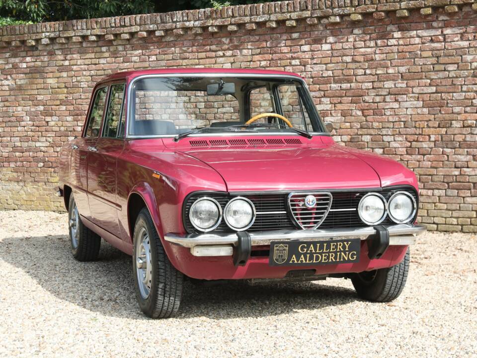 Image 34/50 de Alfa Romeo Giulia Nuova Super 1300 (1975)