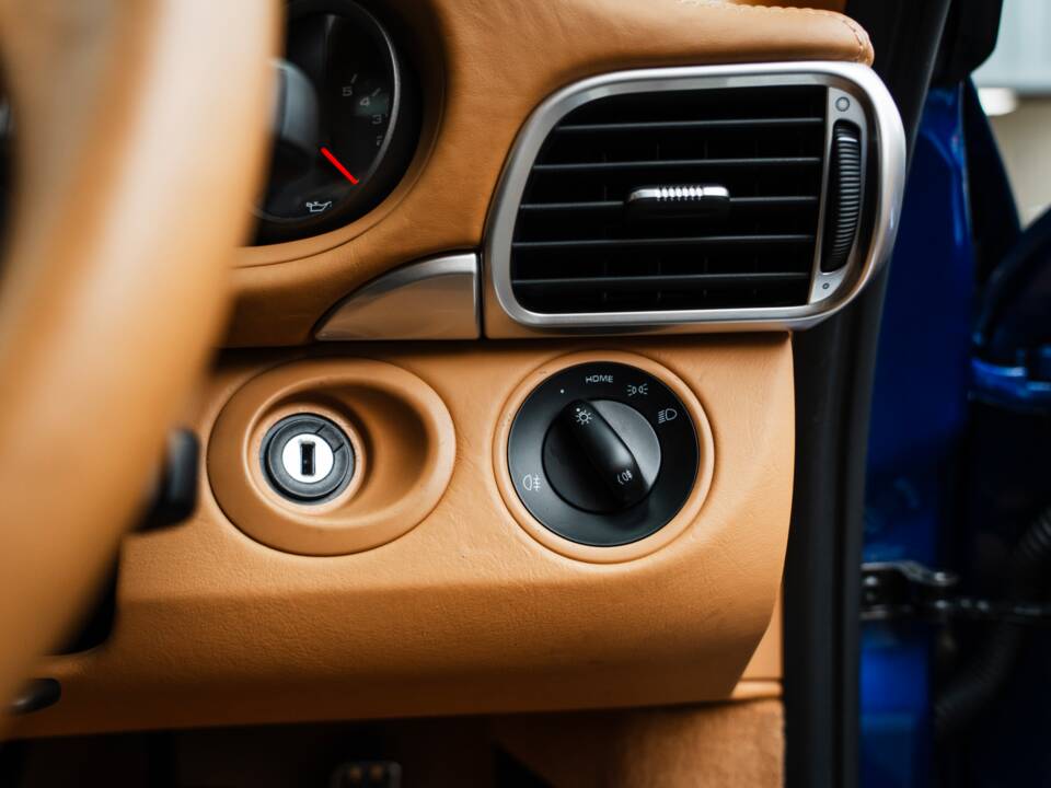 Bild 33/51 von Porsche 911 Carrera 4 GTS (2011)