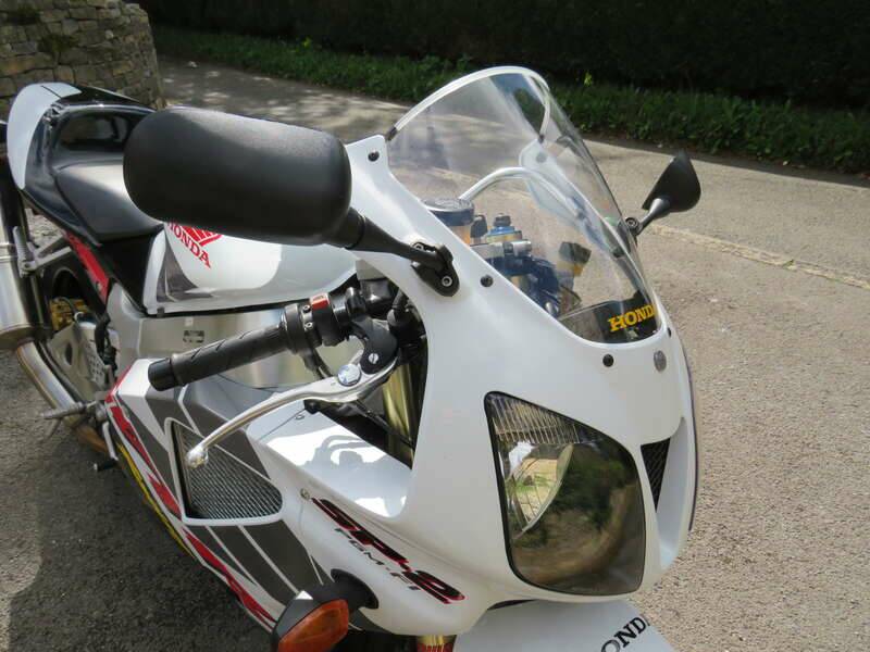 Bild 5/42 von Honda VTR 1000 SP2 (2002)