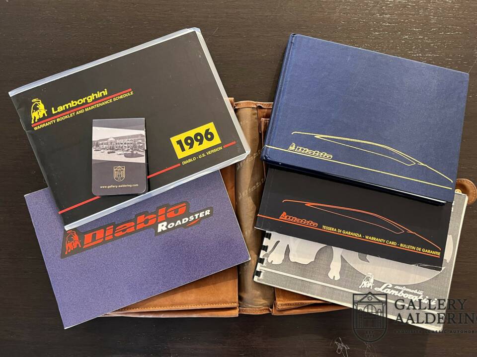 Image 7/50 of Lamborghini Diablo VT Roadster (1996)