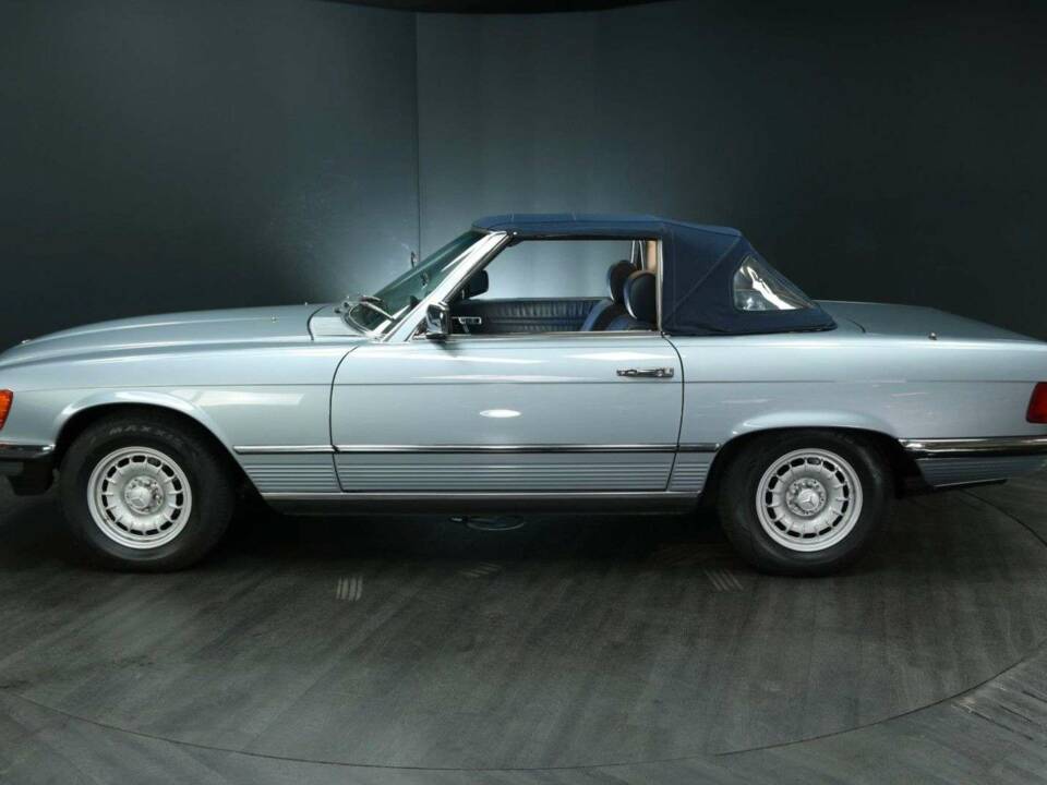 Image 3/30 of Mercedes-Benz 380 SL (1985)