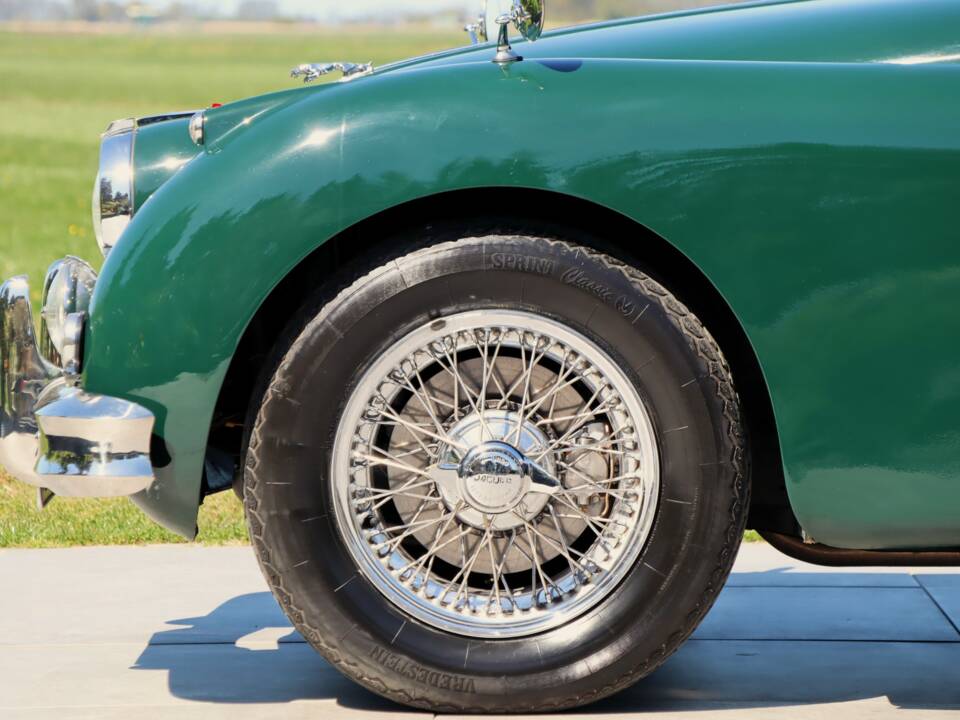 Image 8/50 of Jaguar XK 150 FHC (1959)