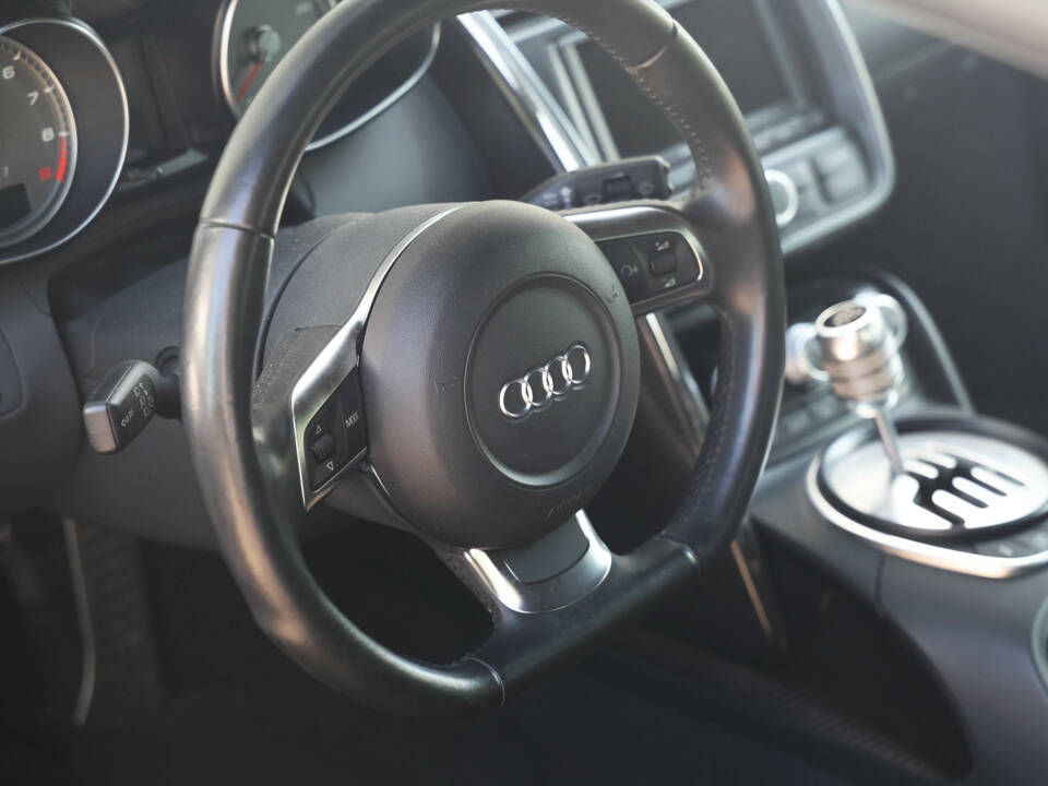 Bild 50/53 von Audi R8 (2008)