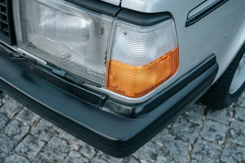 Imagen 36/61 de Volvo 244 Turbo (1982)