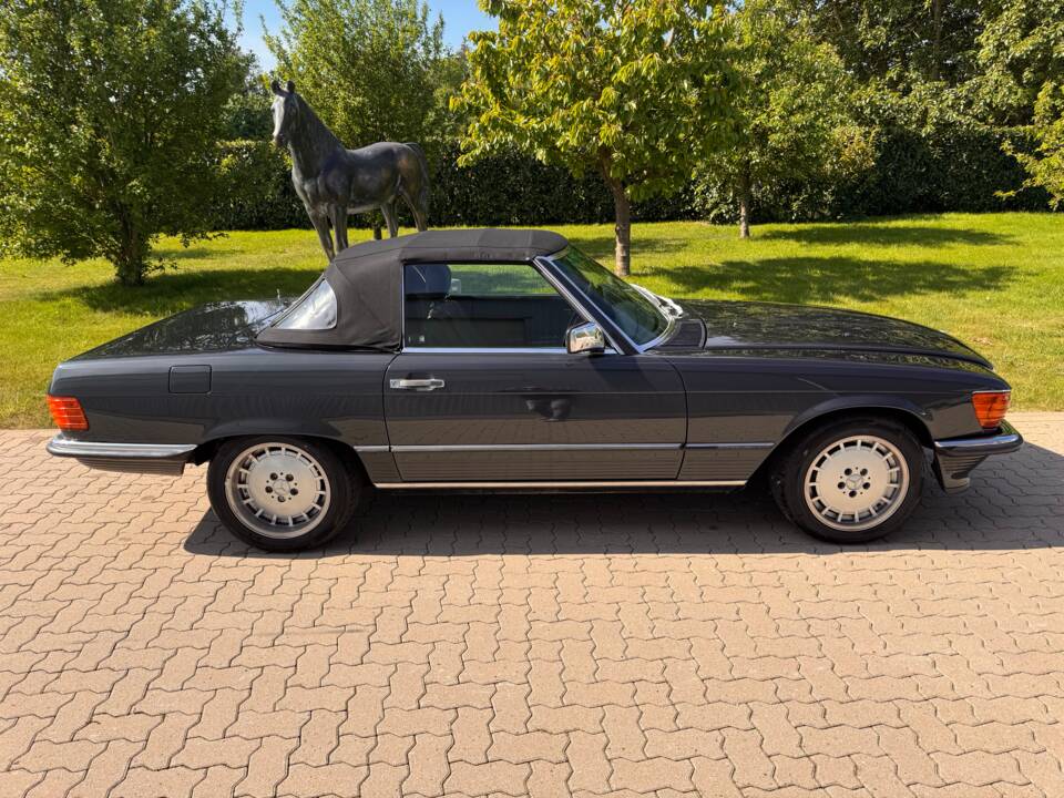 Imagen 10/93 de Mercedes-Benz 300 SL (1988)