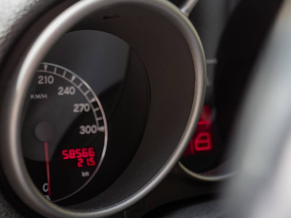 Image 52/60 of Alfa Romeo 147 3.2 GTA (2003)