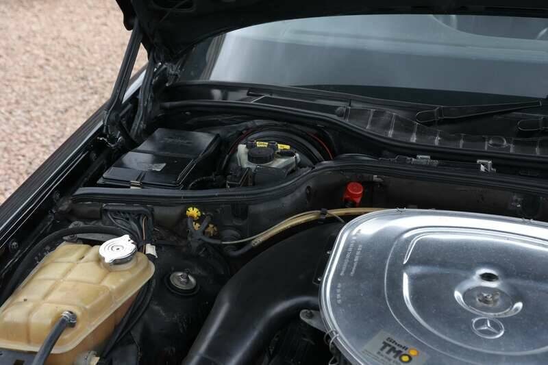 Image 12/50 of Mercedes-Benz 560 SEC 6.0 AMG (1989)