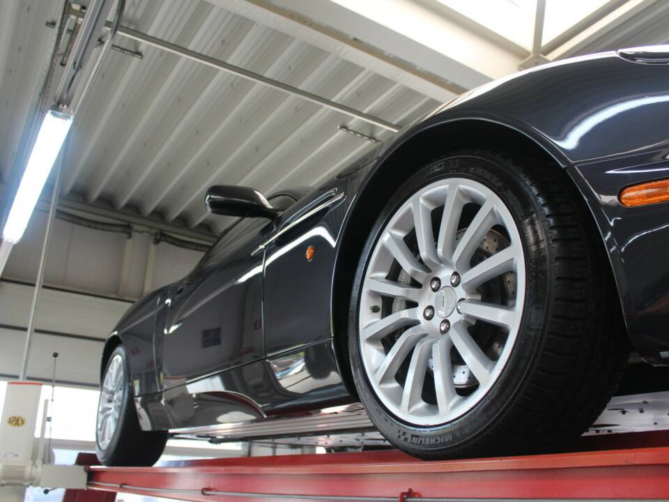 Afbeelding 10/50 van Aston Martin V12 Vanquish (2003)