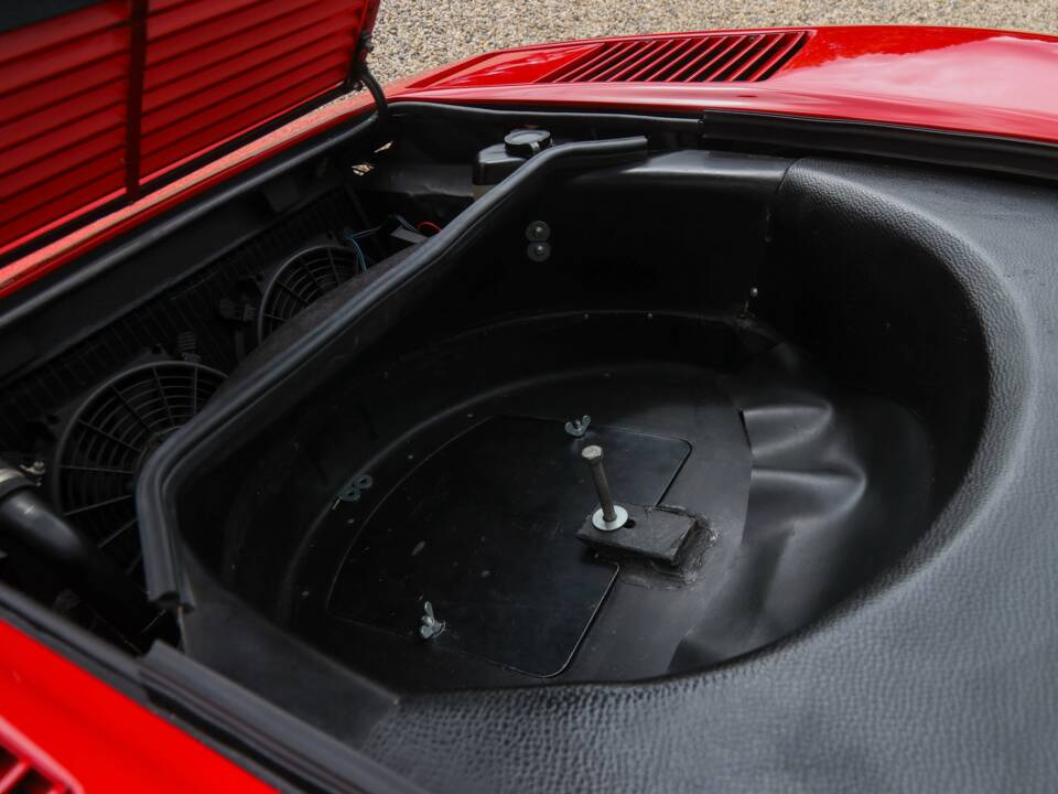 Bild 29/50 von Ferrari 328 GTB (1986)