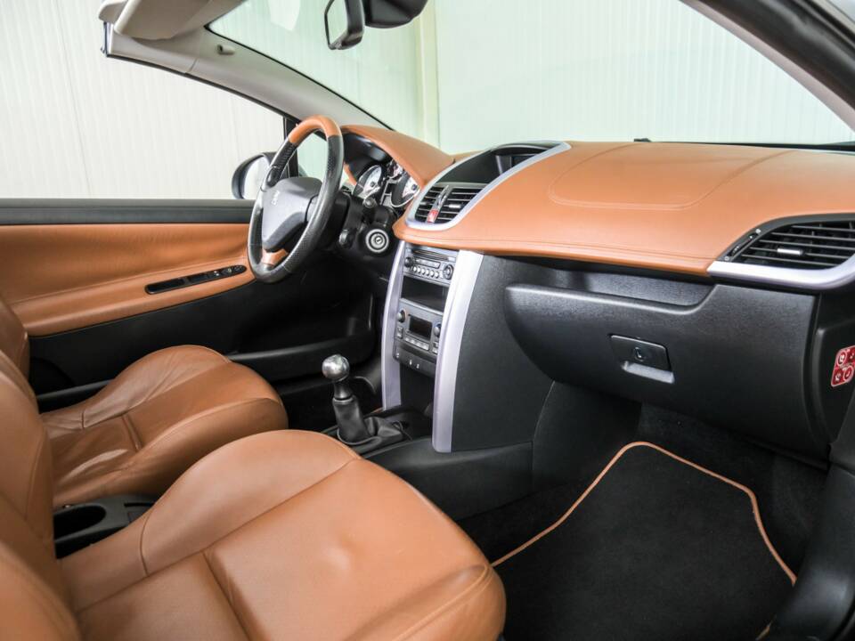 Image 12/50 de Peugeot 207 CC 1.6 VTi (2008)